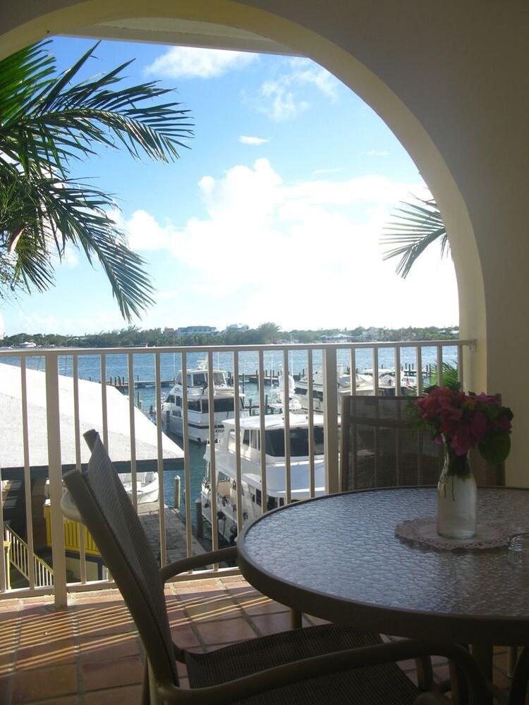 Paradise Harbour Club & Marina Nassau Esterno foto